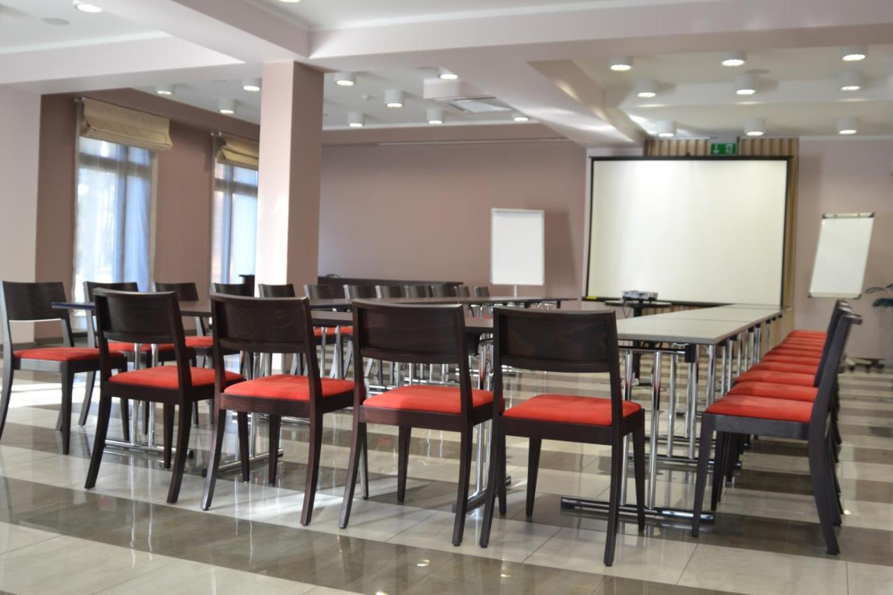 טושין Hotel Grzegorzewski מראה חיצוני תמונה